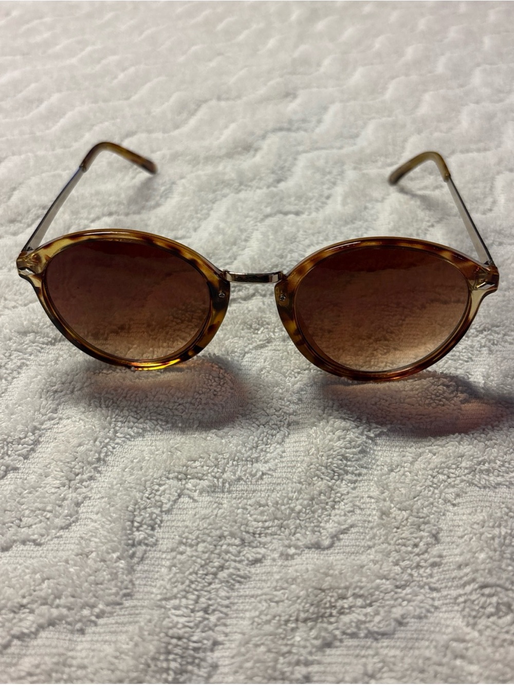 Round Tortoiseshell Sunglasses with Brown Lenses